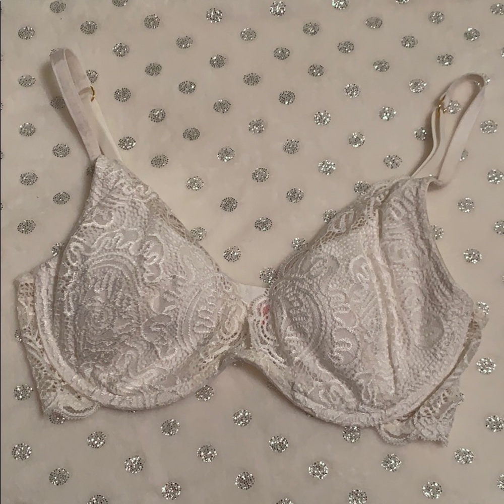 Victoria’s Secret | Very Sexy White Lace Bra | 34D